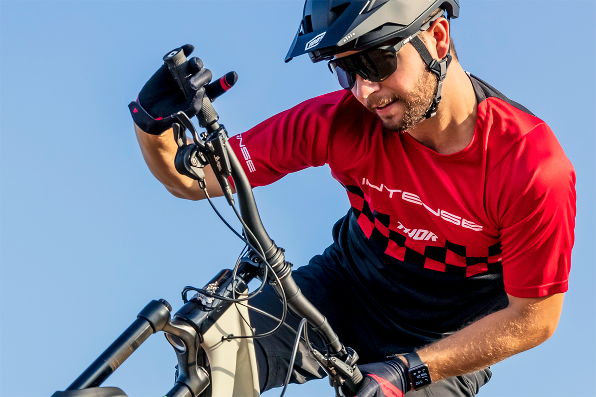 Intense Assist Chex Short-Sleeve Jersey