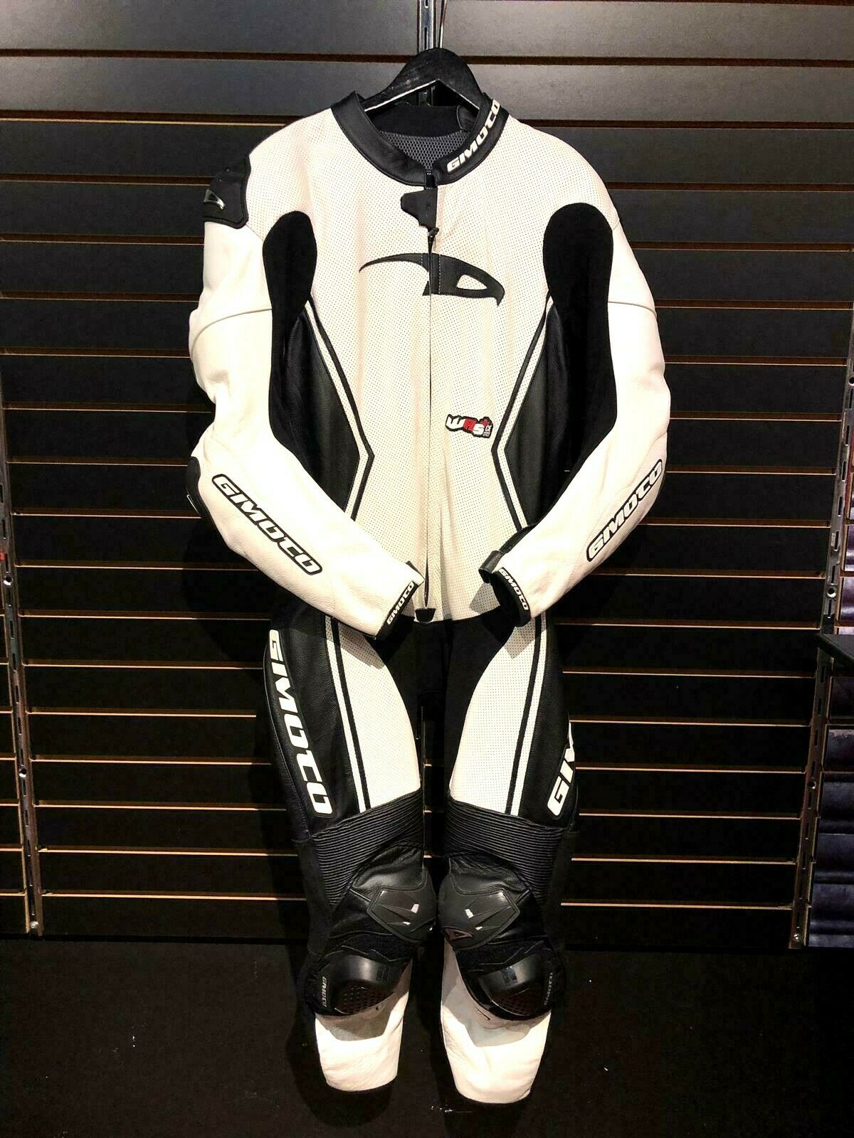 GIMOTO R3000 LEATHER SUIT