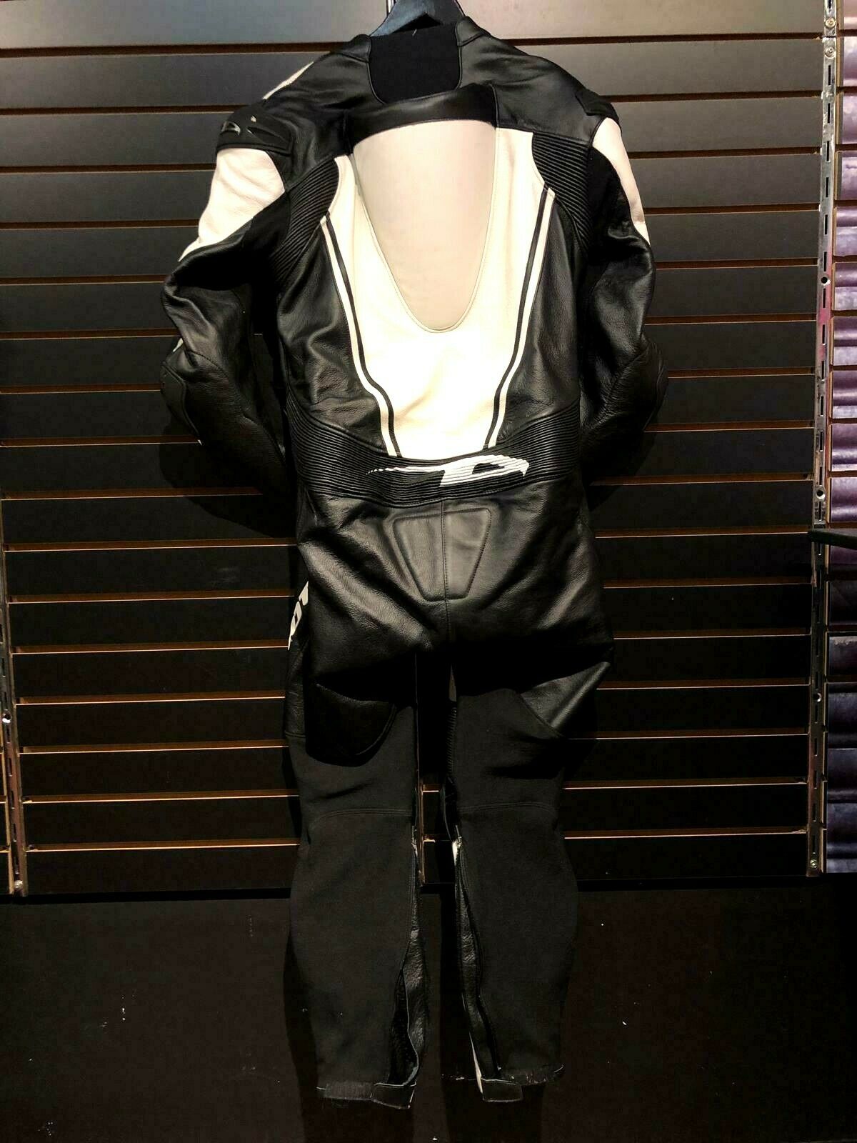 GIMOTO R3000 LEATHER SUIT