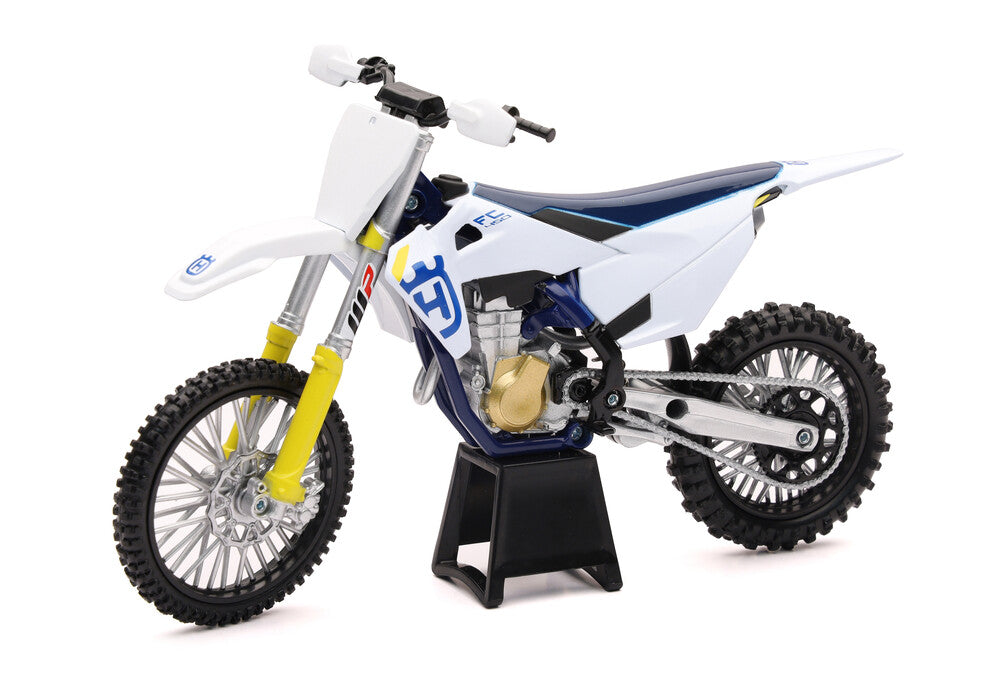 NEW-RAY 1:12 SCALE HUSQVARNA FC450 MOTOCROSS BIKE
